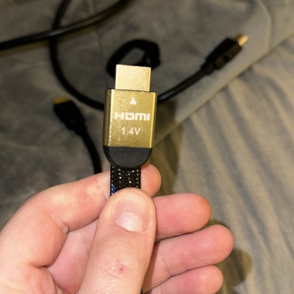 For sale are TWO HDMI cables - Picture 3 of 6